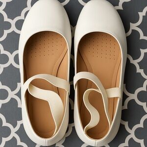 Size 9W White Ballet Flats w/ Ankle Straps,Comfort Insole,Classic Round Toe